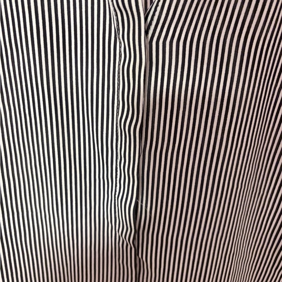 Tahari Black and White Striped Women's Blouse L - Picture 4 of 7